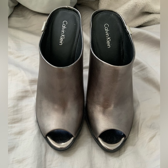 Calvin Klein high heels - Picture 2 of 5